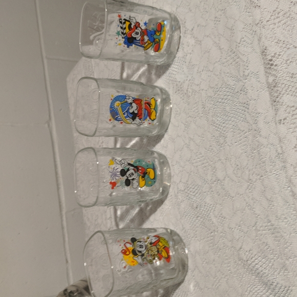 McDonald's & Walt Disney Other - 4 Mickey Glasses 2000 NWOT